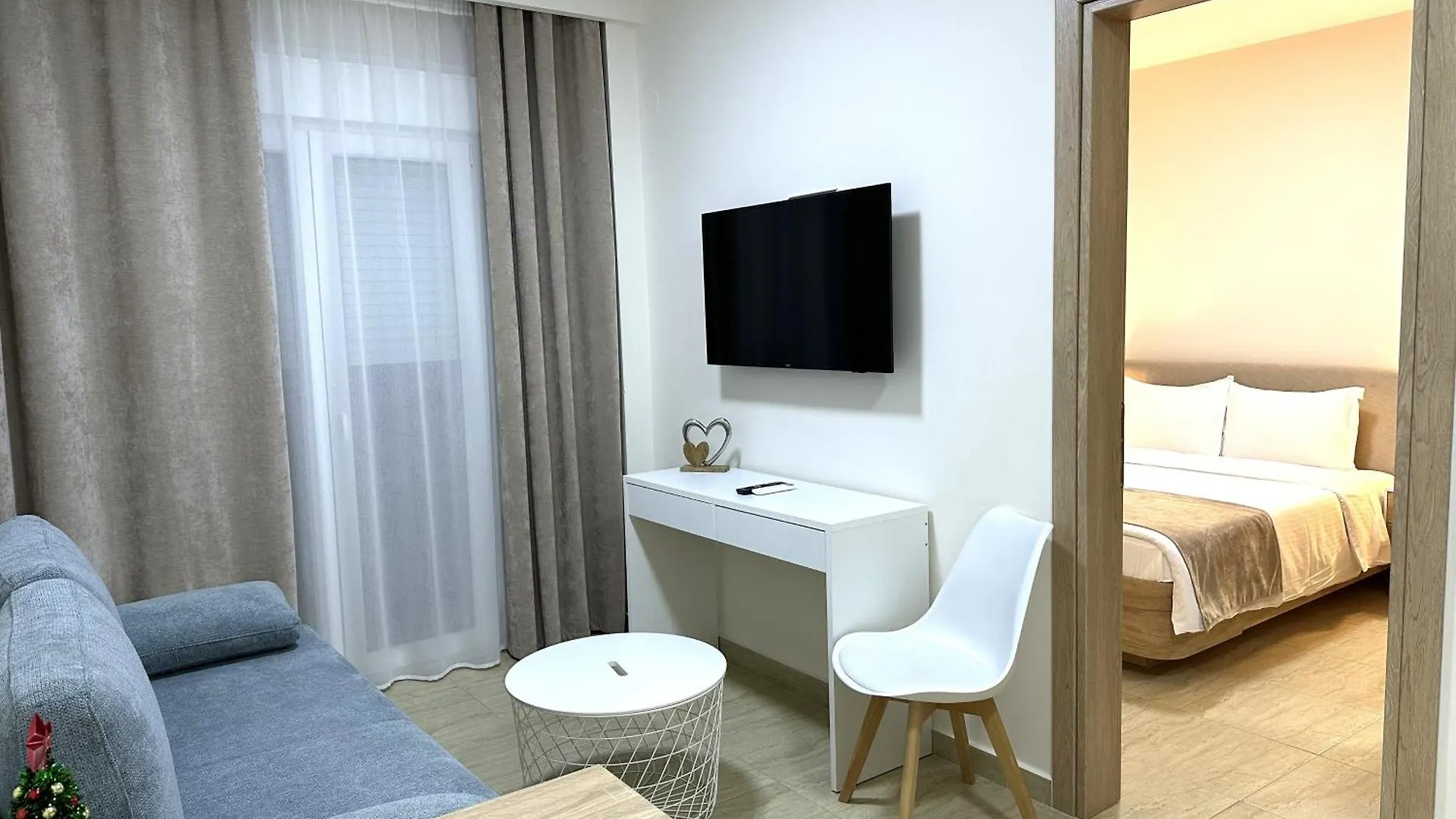 Navarino Luxe Suites Peraia  Aparthotel