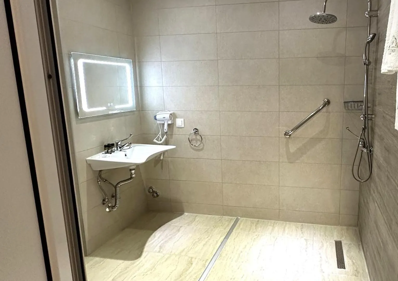 Navarino Luxe Suites Peraia  Peraia (Thessaloniki)