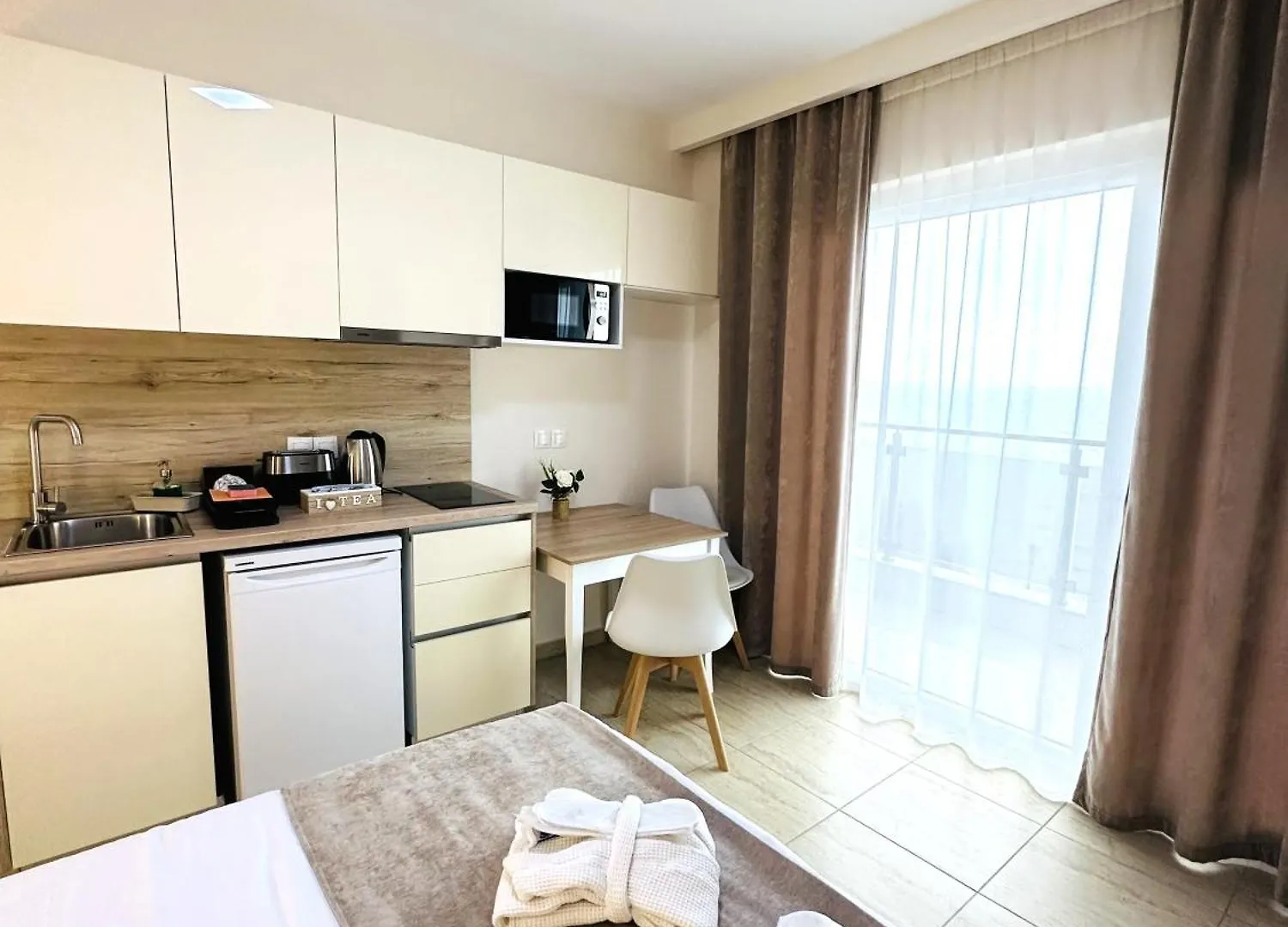 Navarino Luxe Suites Peraia  Peraia (Thessaloniki)