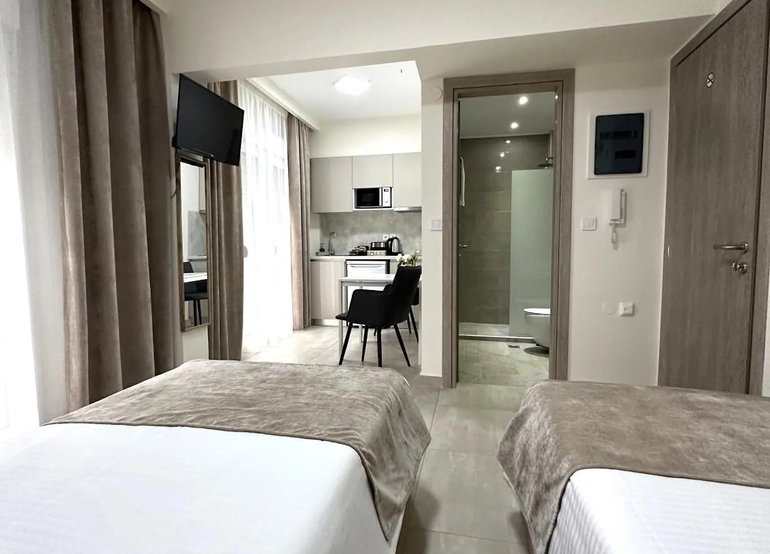 Aparthotel Navarino Luxe Suites Peraia  Greece
