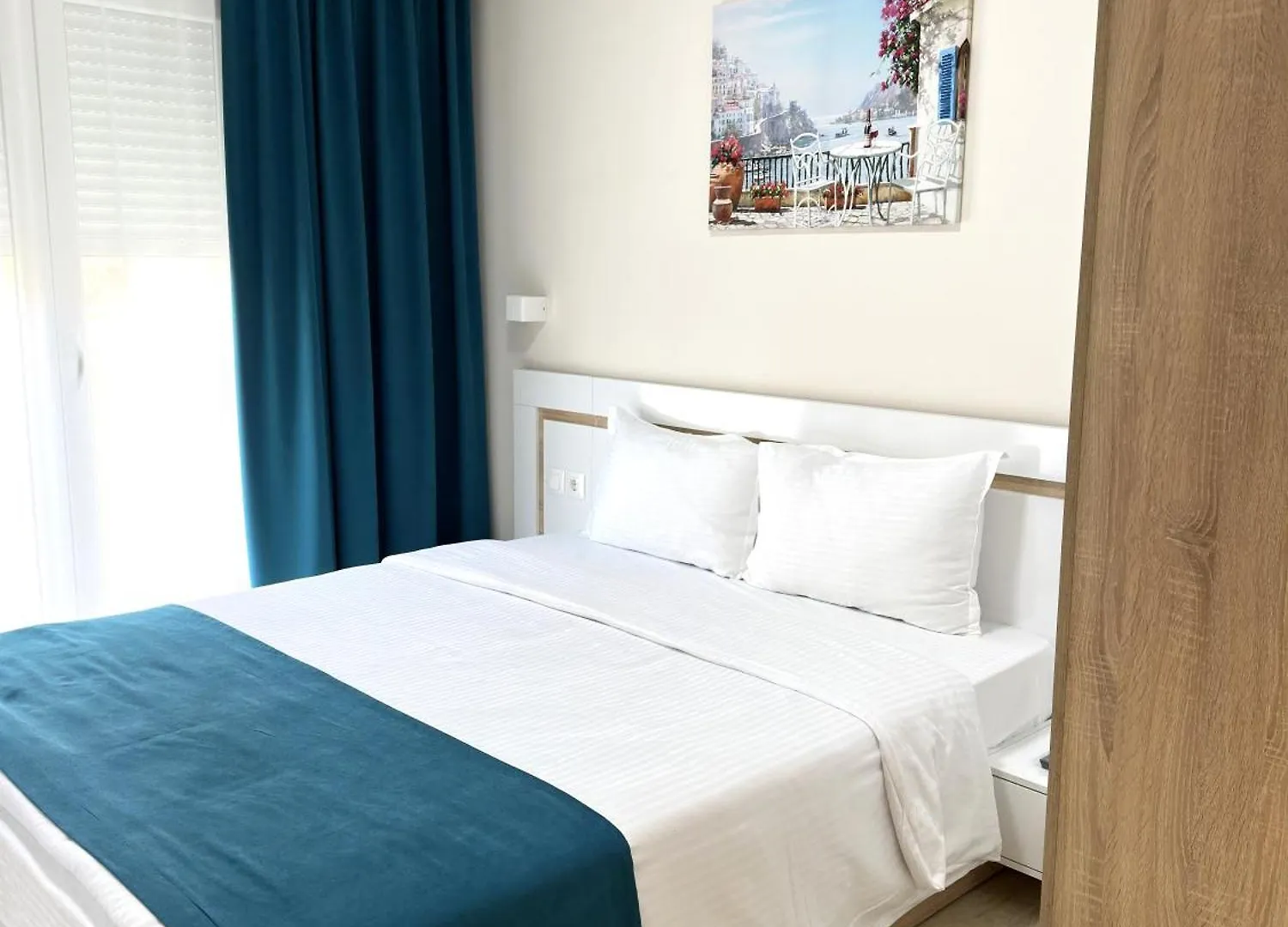 Navarino Luxe Suites Peraia  Greece