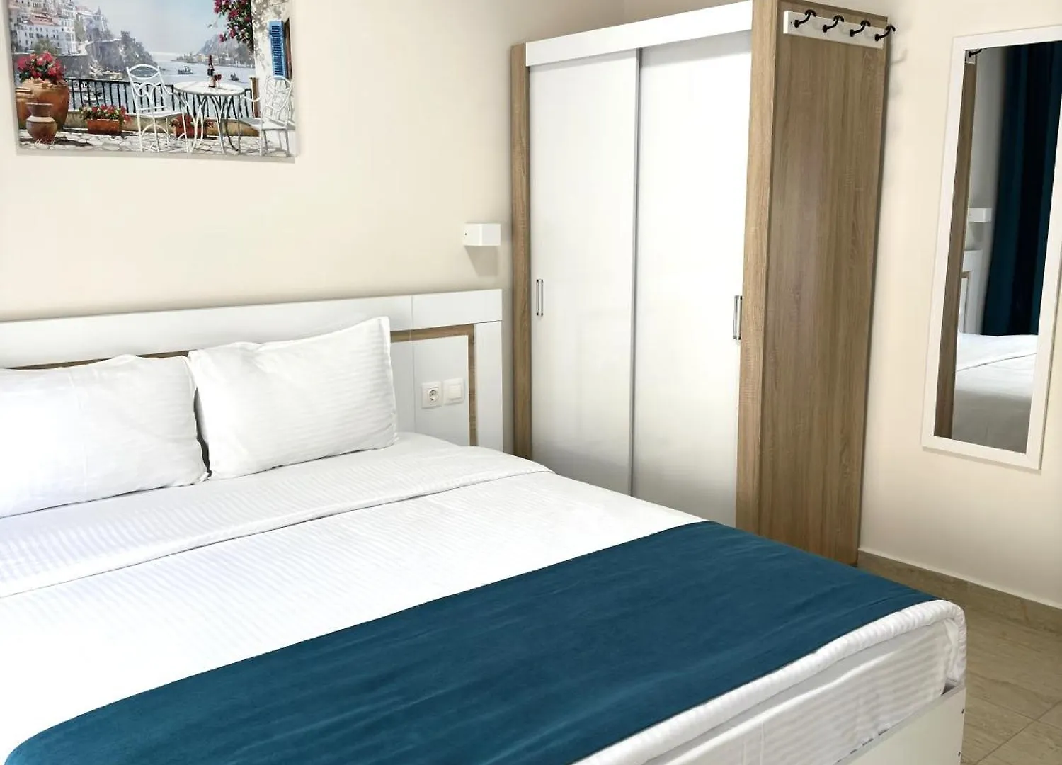 Navarino Luxe Suites Peraia  Aparthotel