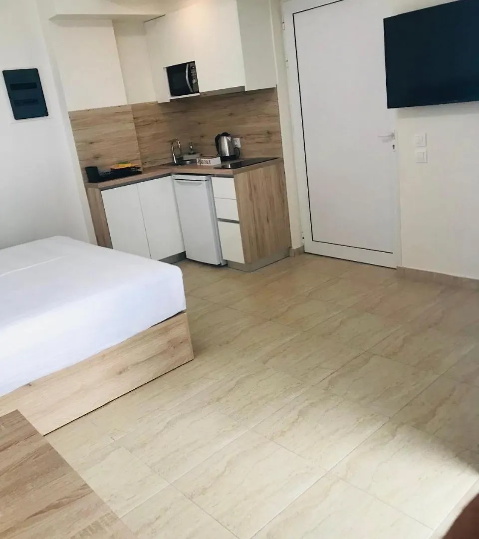 Aparthotel Navarino Luxe Suites Peraia