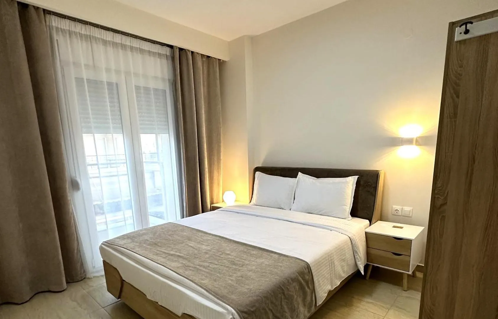 Navarino Luxe Suites Peraía Hotel apartamentowy