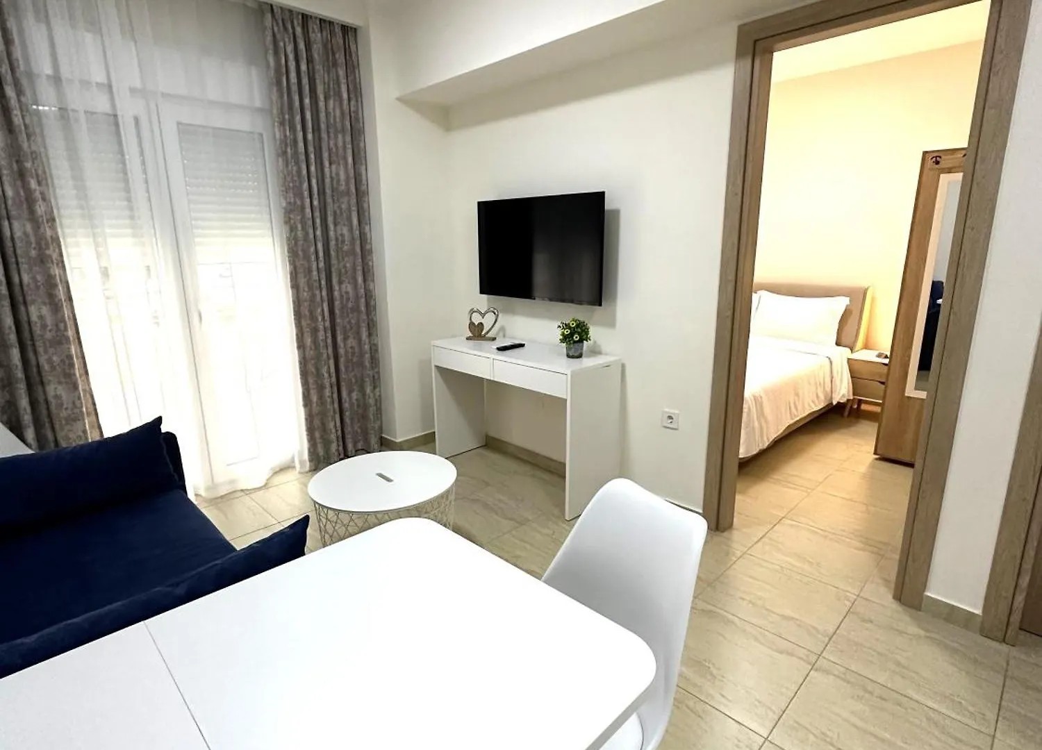 Navarino Luxe Suites Peraía