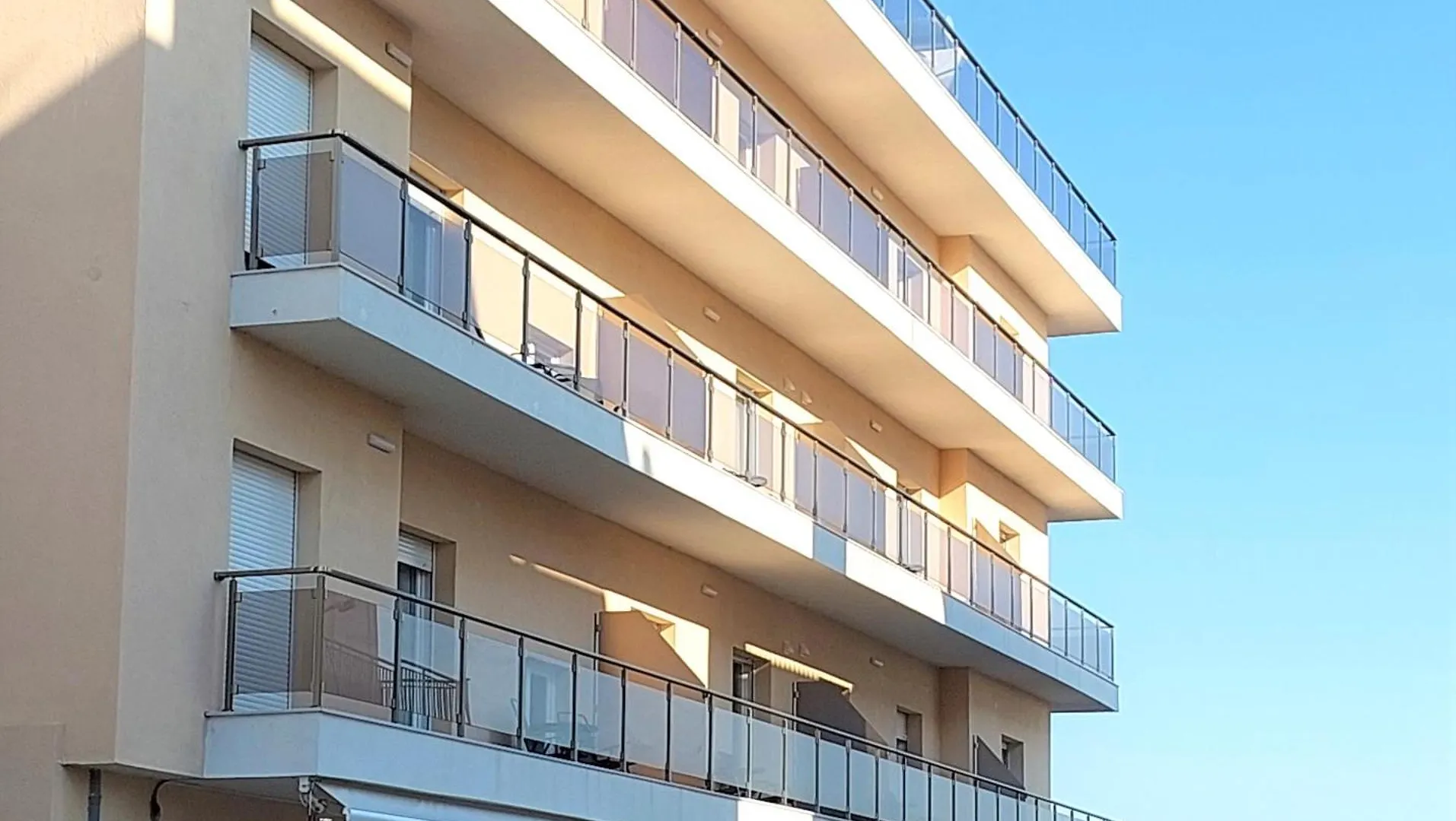 Navarino Luxe Suites Peraía 0*,