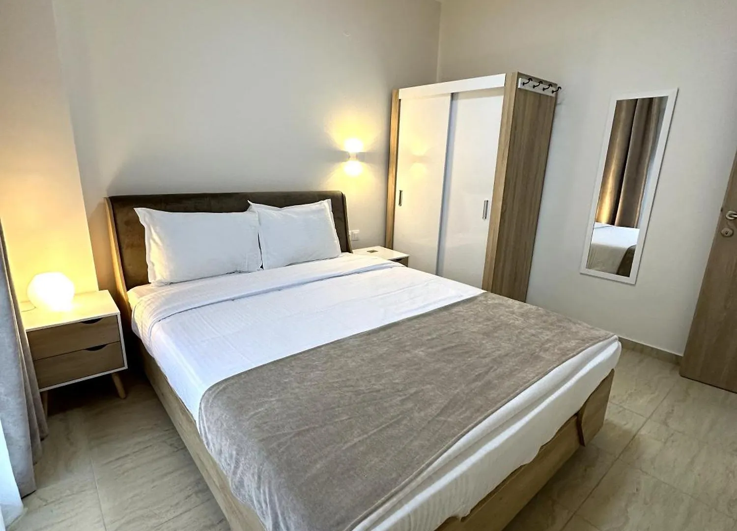 Hotel apartamentowy Navarino Luxe Suites Peraía
