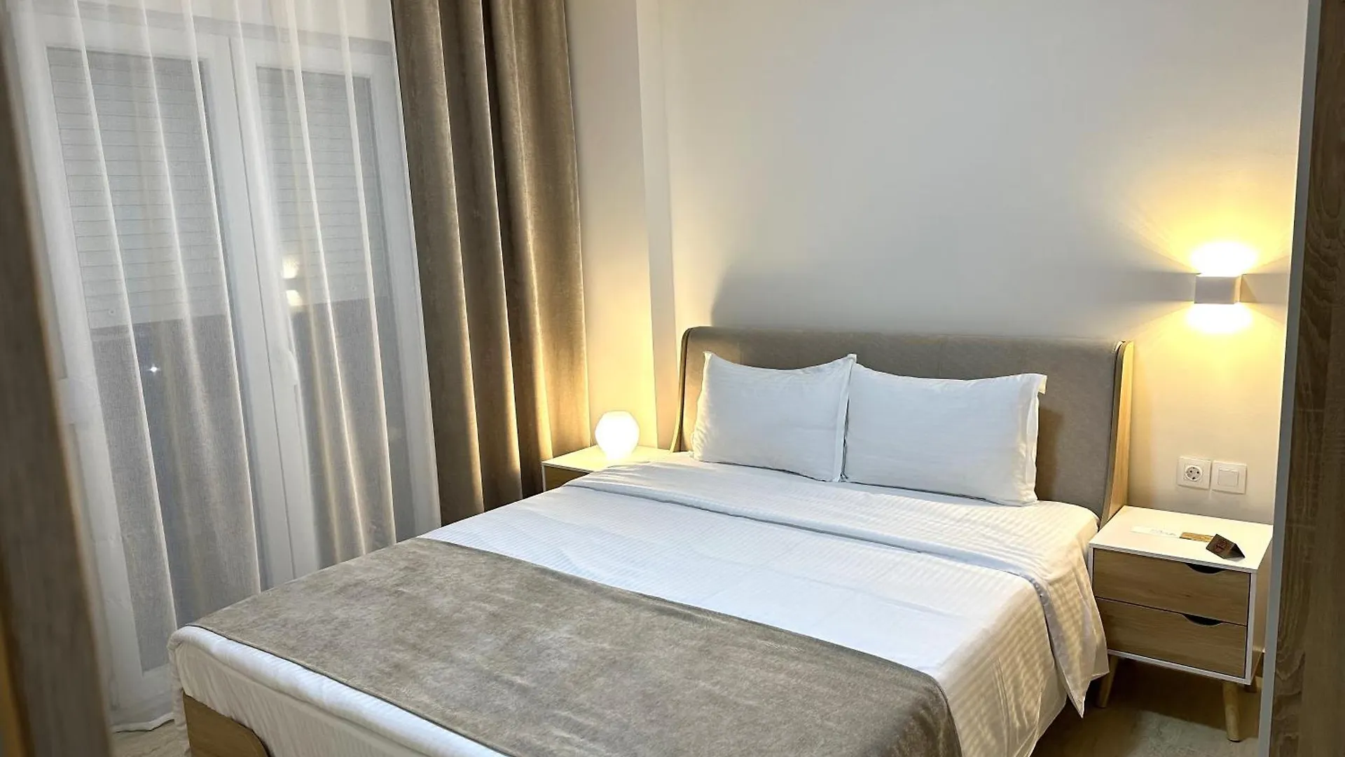 Navarino Luxe Suites Peraía Hotel apartamentowy