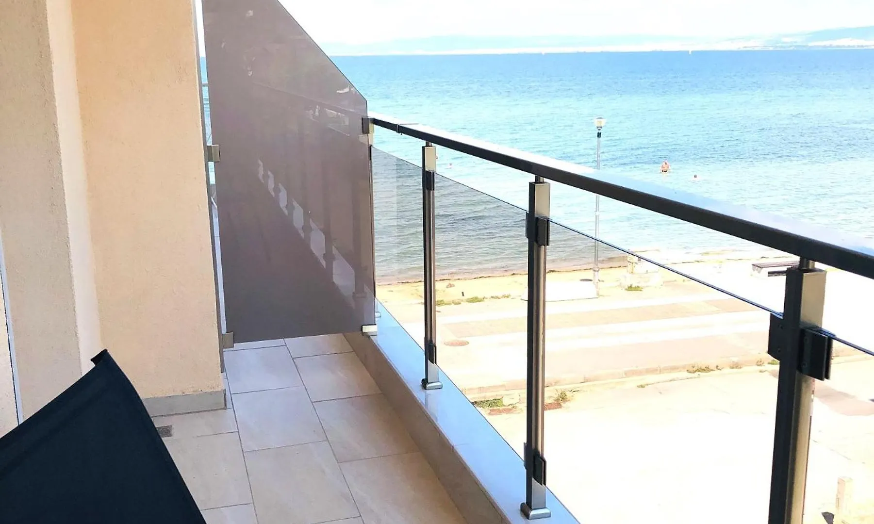Hotel apartamentowy Navarino Luxe Suites Peraía