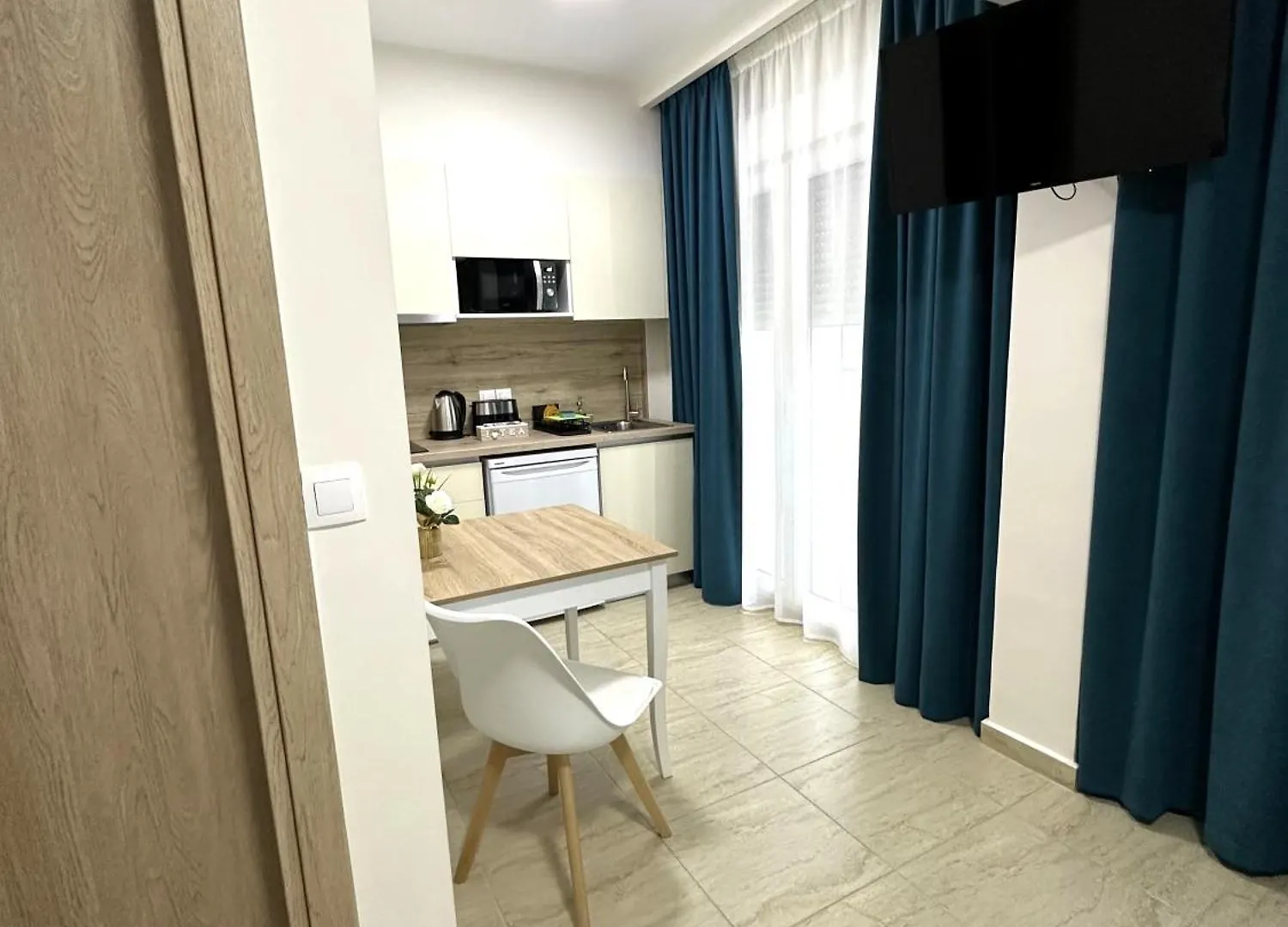 Navarino Luxe Suites Peraía Hotel apartamentowy